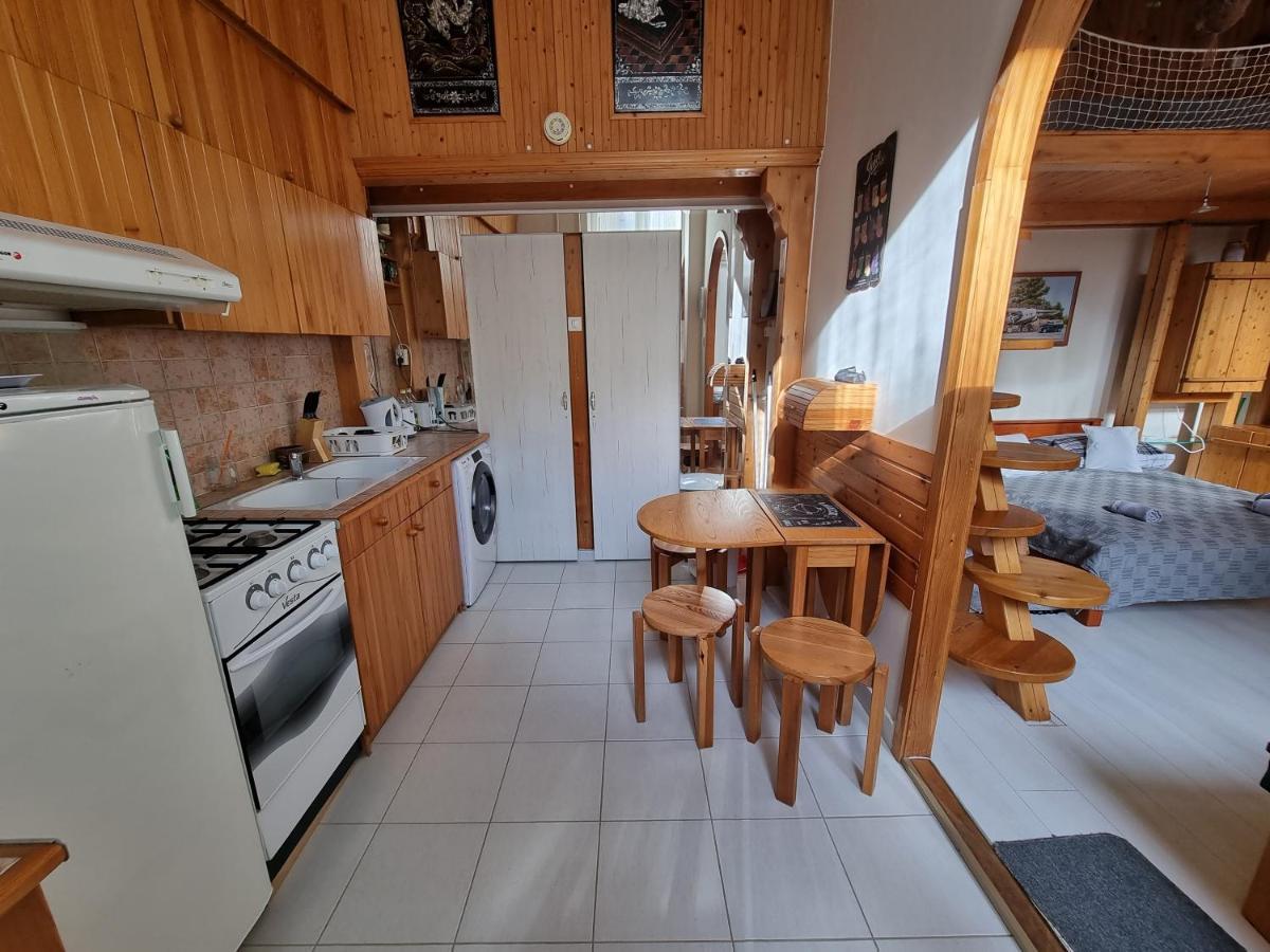 Little Cozy Apartman Мисколк Екстериор снимка