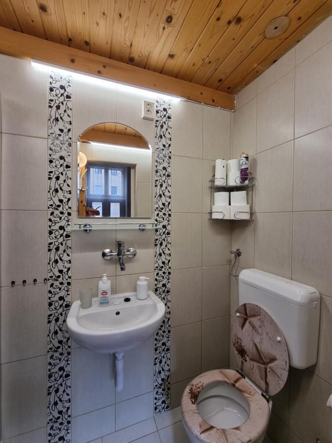 Little Cozy Apartman Мисколк Екстериор снимка