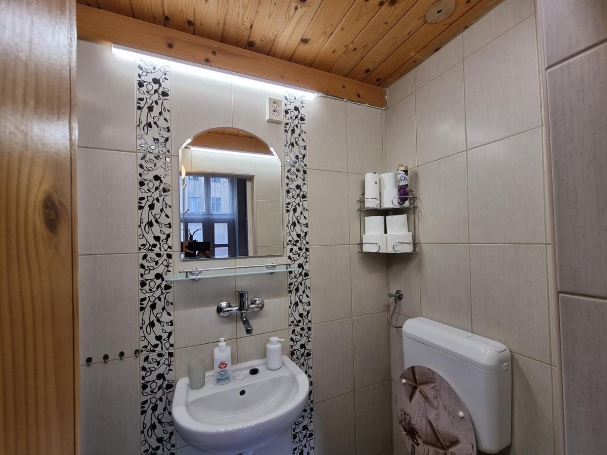 Little Cozy Apartman Мисколк Екстериор снимка